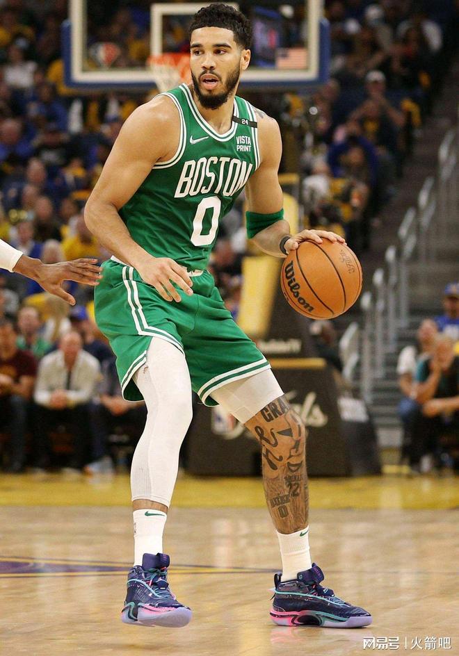 包含夏季联赛季后赛对决在即!波士顿凯尔特人演练定位球,巴黎圣日耳曼密集防守应对的词条 包含夏季联赛季后赛对决在即!波士顿凯尔特人演练定位球,巴黎圣日耳曼密集防守应对的词条